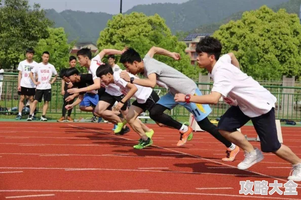 体育生玩奴疑似高校学生参与校方已介入调查